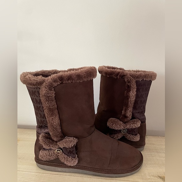 MICHAEL Michael Kors Other - Michael Kors Artemis brown boots. Girls size 5